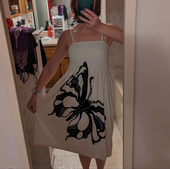 White and Black A-Line Maxi Dress - Picture 5 of 6